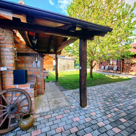 Studio Apartman Buteo Jastrebarsko Exterior foto